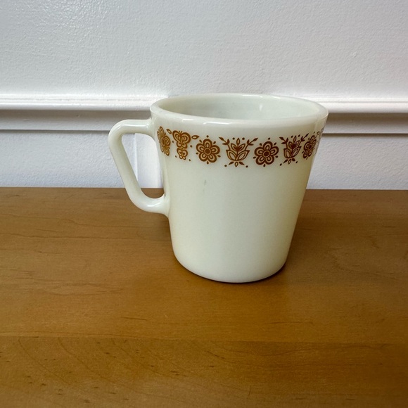 Corelle - Picture 2 of 4